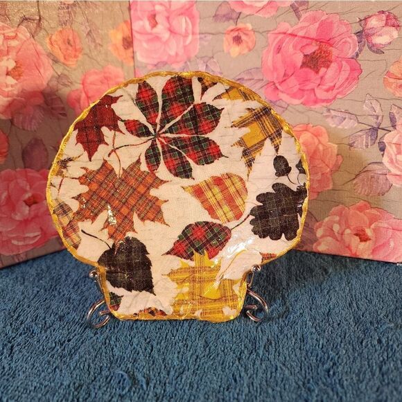 Decoupage Scalloped shells   - Picture 1 of 1
